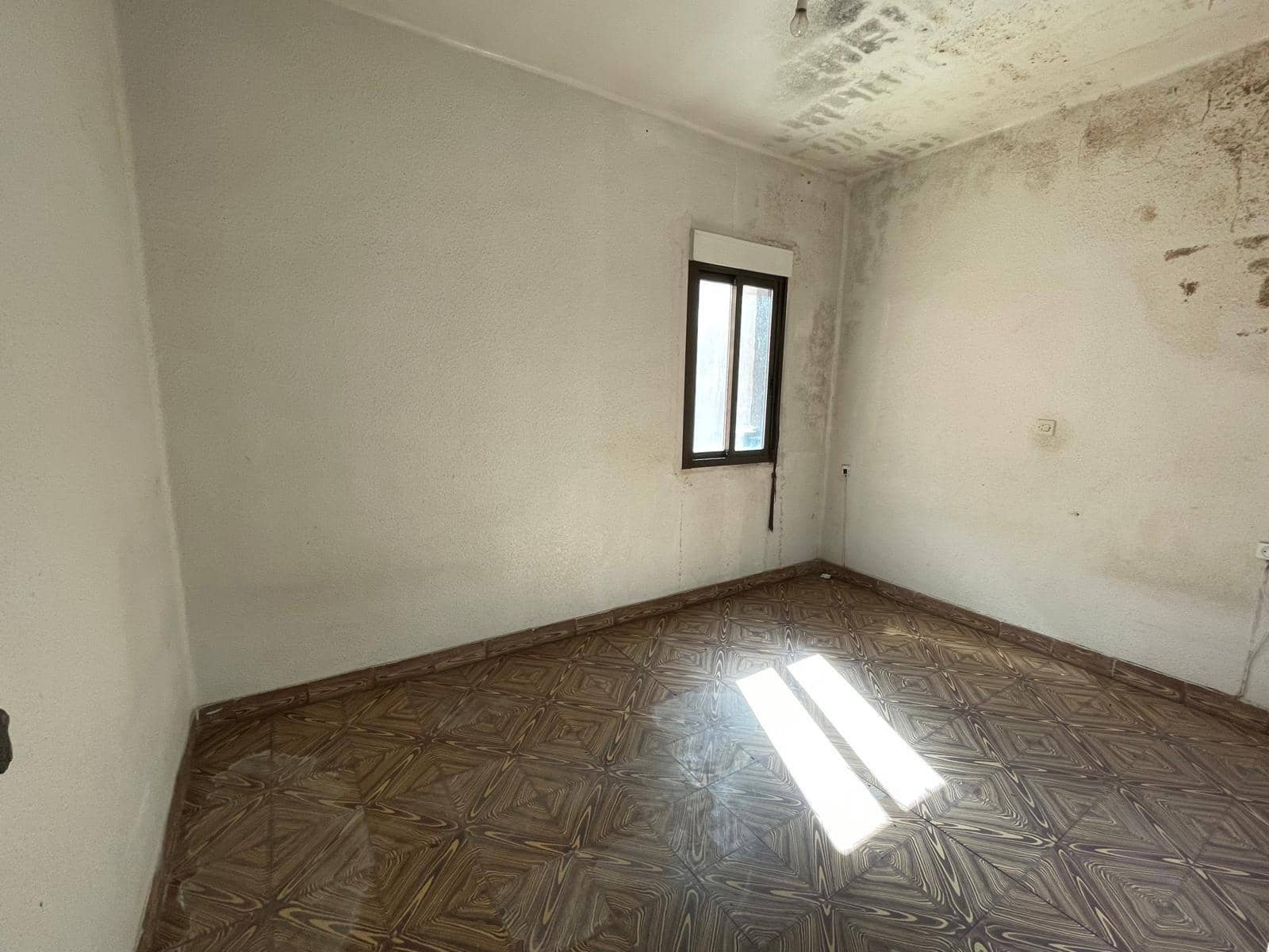 3 soveværelse Lejlighed til salg i Ponferrada - € 44.000 (Ref: 8327982)