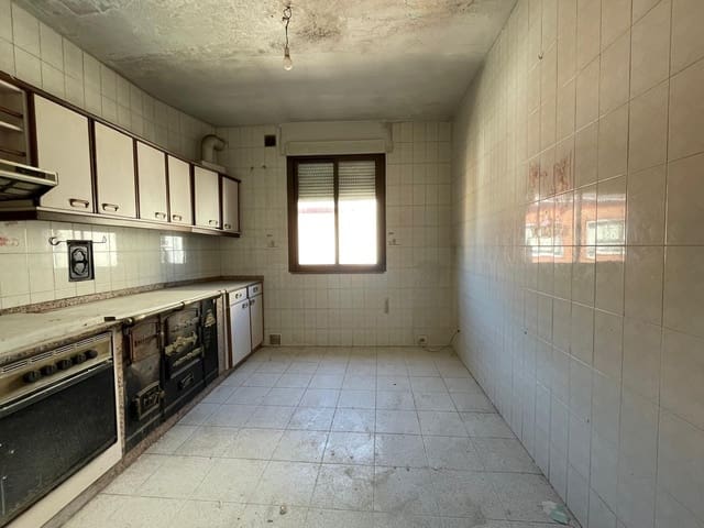 3 soveværelse Lejlighed til salg i Ponferrada - € 44.000 (Ref: 8327982)