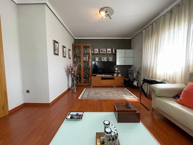 4 bedroom Villa for sale in Camponaraya with garage - € 325,000 (Ref: 8363662)