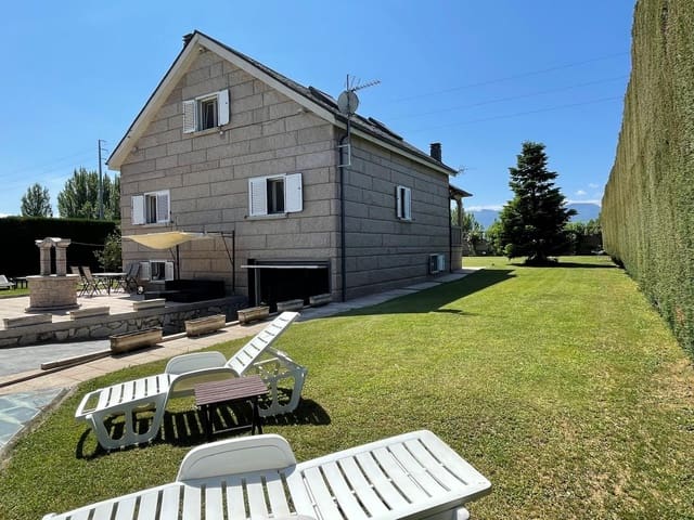 4 bedroom Villa for sale in Camponaraya with garage - € 325,000 (Ref: 8363662)