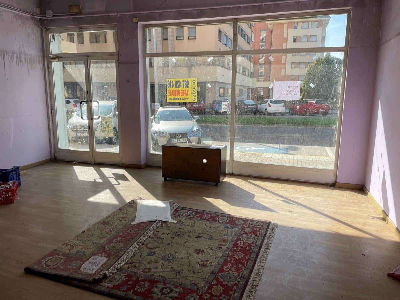 Commercial for sale in Ponferrada - € 67,000 (Ref: 8514515)