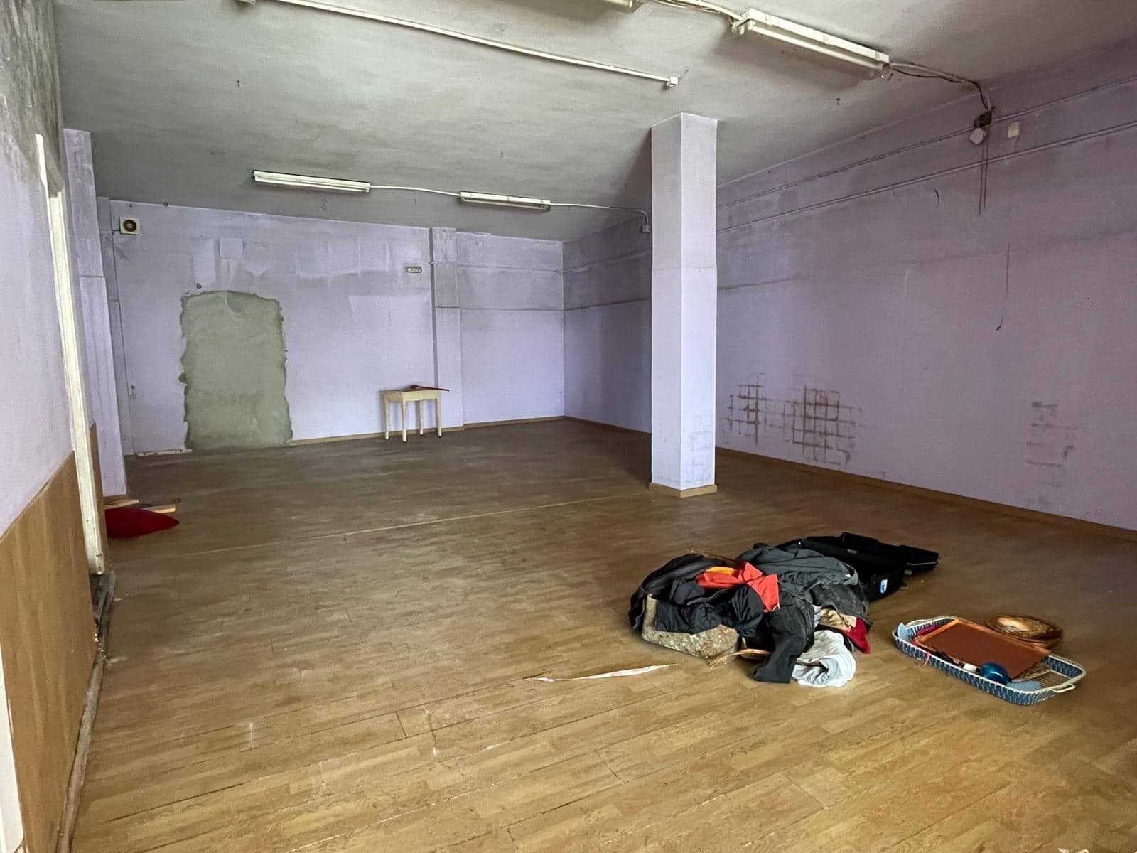 Commercial for sale in Ponferrada - € 67,000 (Ref: 8514515)