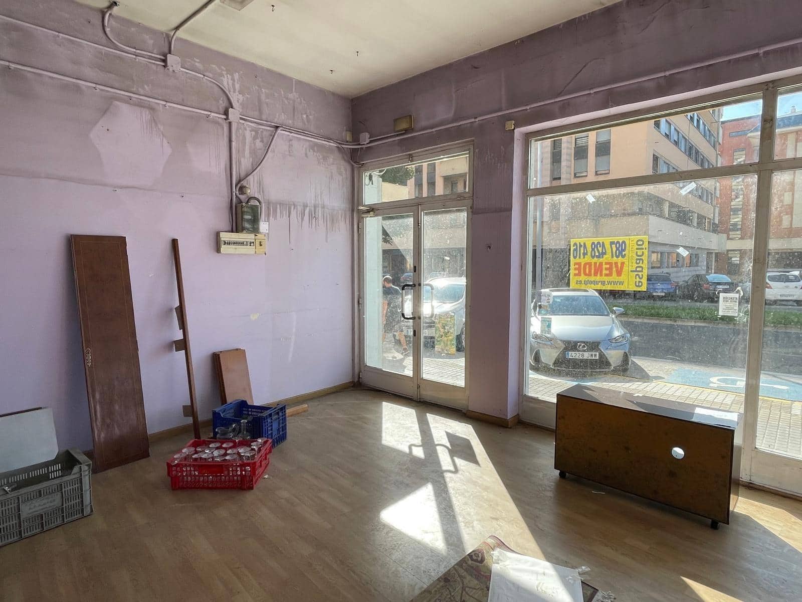 Commercial for sale in Ponferrada - € 67,000 (Ref: 8514515)