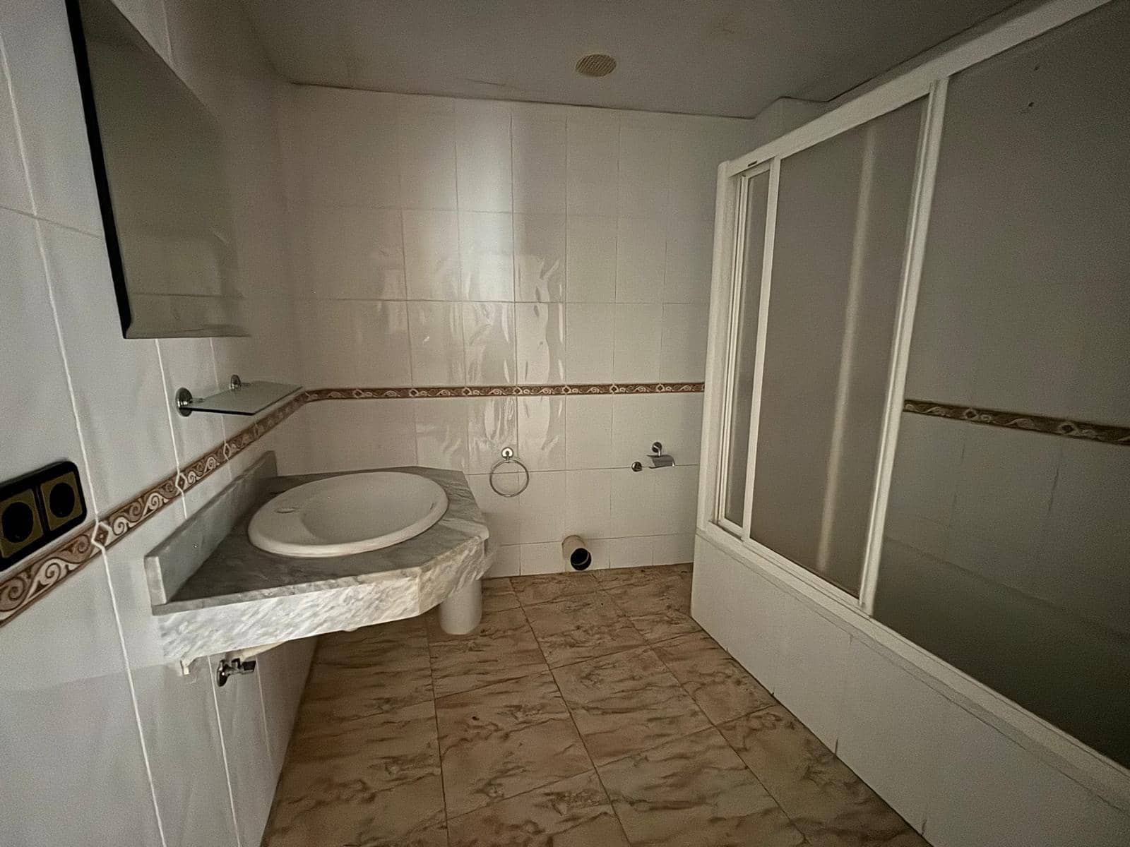 Virksomhed til salg i Cubillos del Sil med garage - € 155.000 (Ref: 8519318)