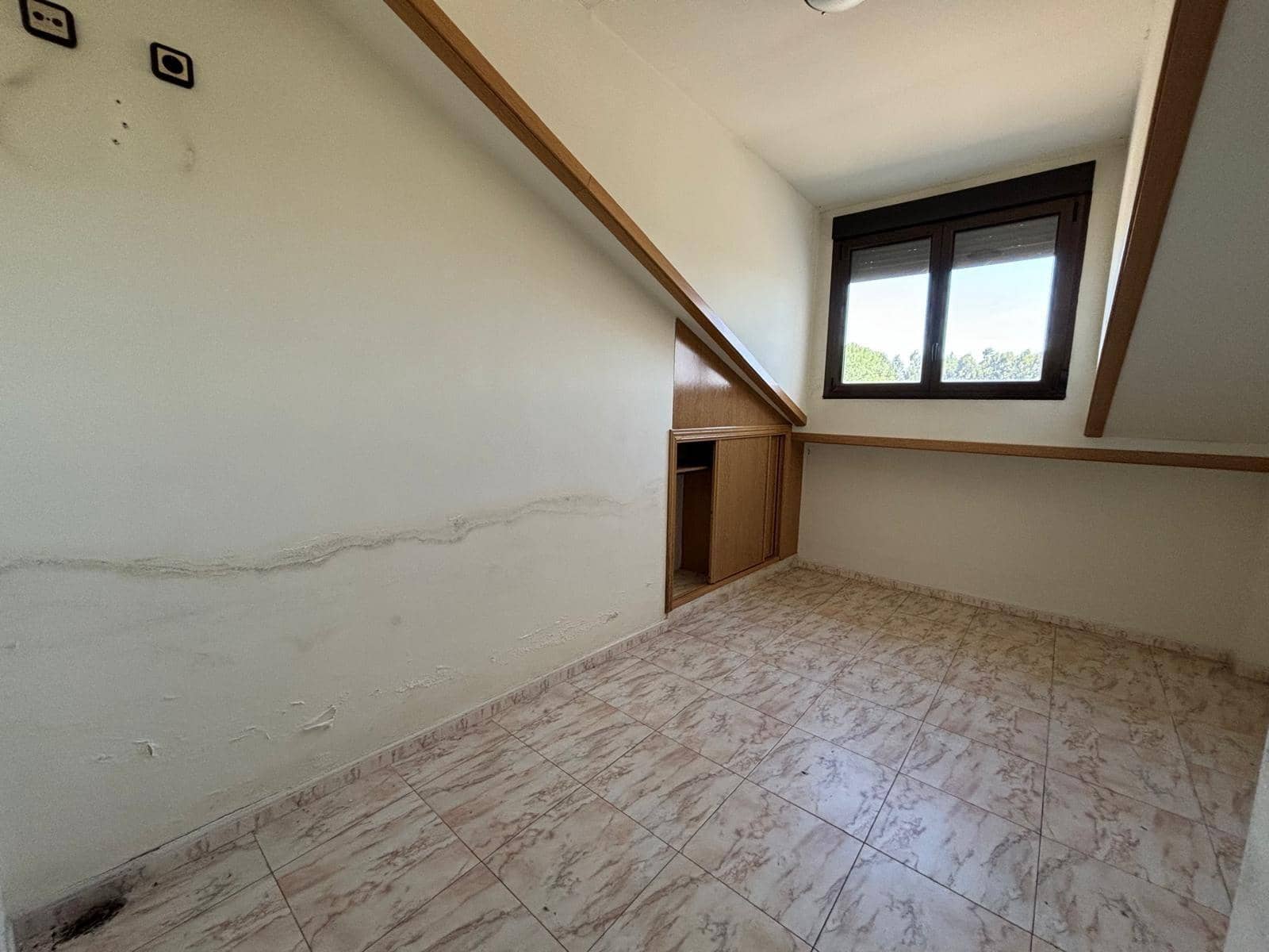 Virksomhed til salg i Cubillos del Sil med garage - € 155.000 (Ref: 8519318)