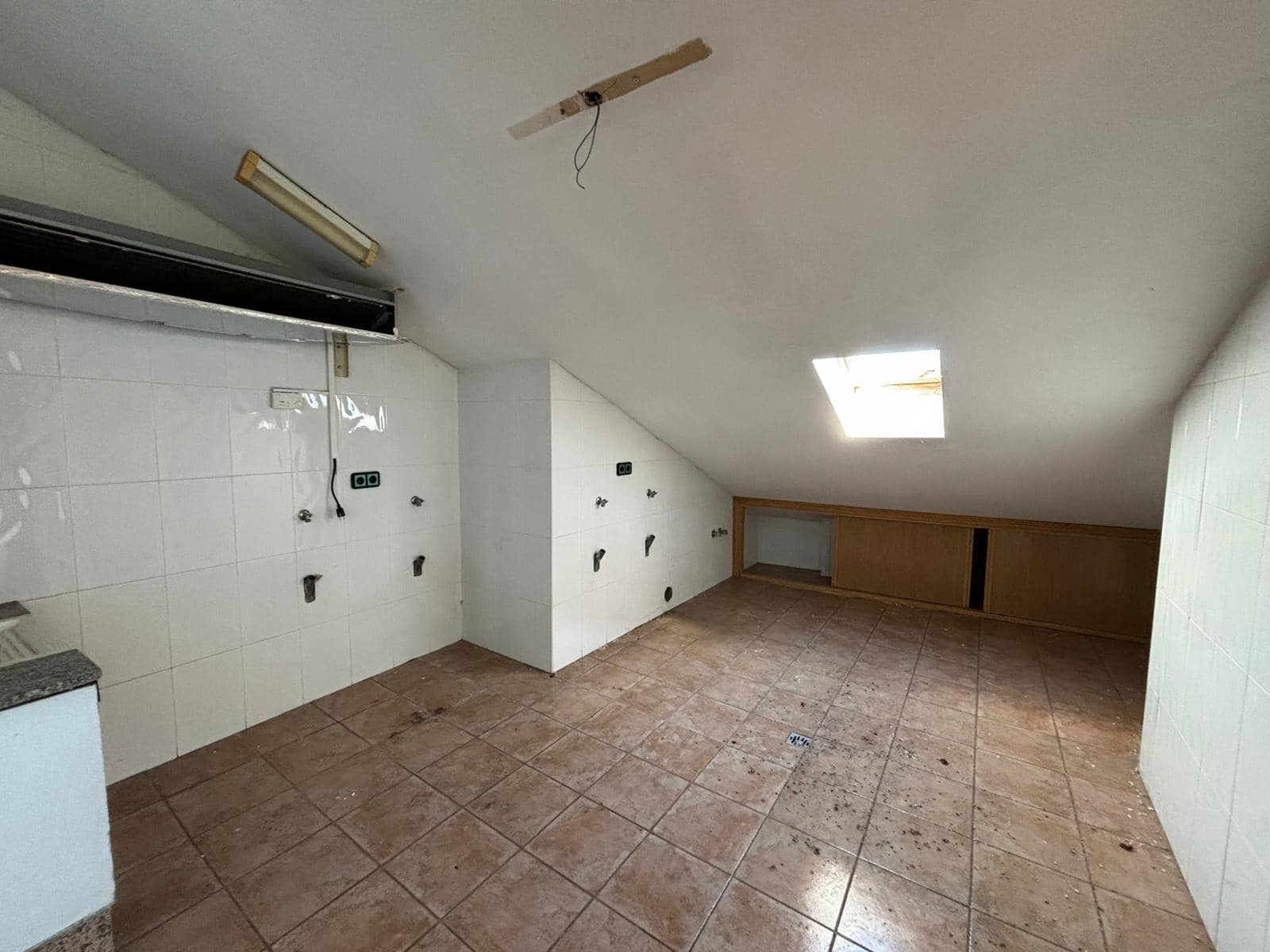 Virksomhed til salg i Cubillos del Sil med garage - € 155.000 (Ref: 8519318)