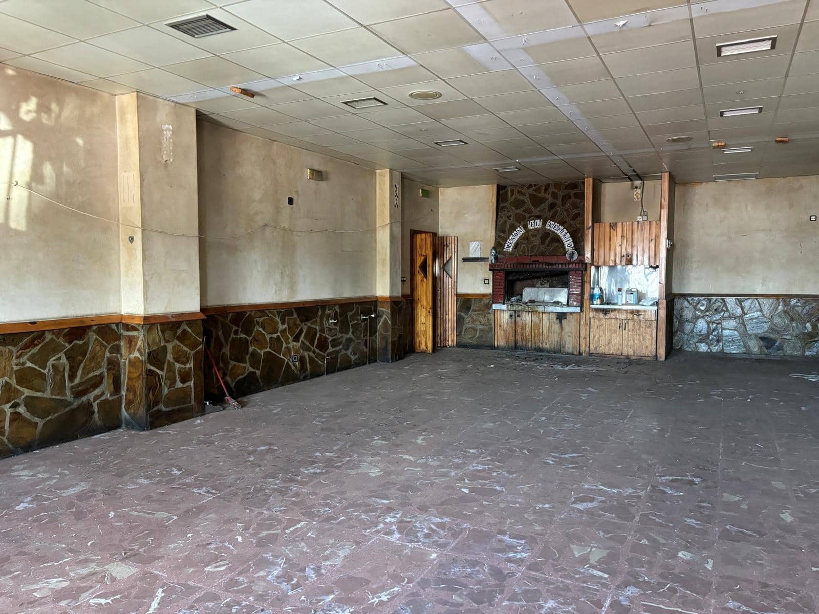 Virksomhed til salg i Cubillos del Sil med garage - € 155.000 (Ref: 8519318)