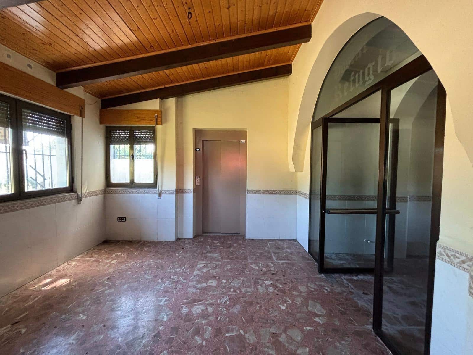 Virksomhed til salg i Cubillos del Sil med garage - € 155.000 (Ref: 8519318)