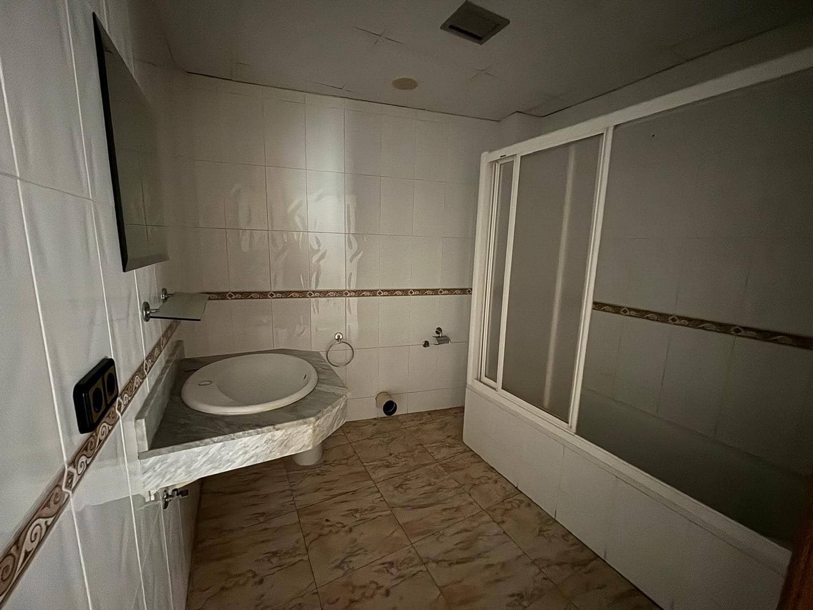 Virksomhed til salg i Cubillos del Sil med garage - € 155.000 (Ref: 8519318)