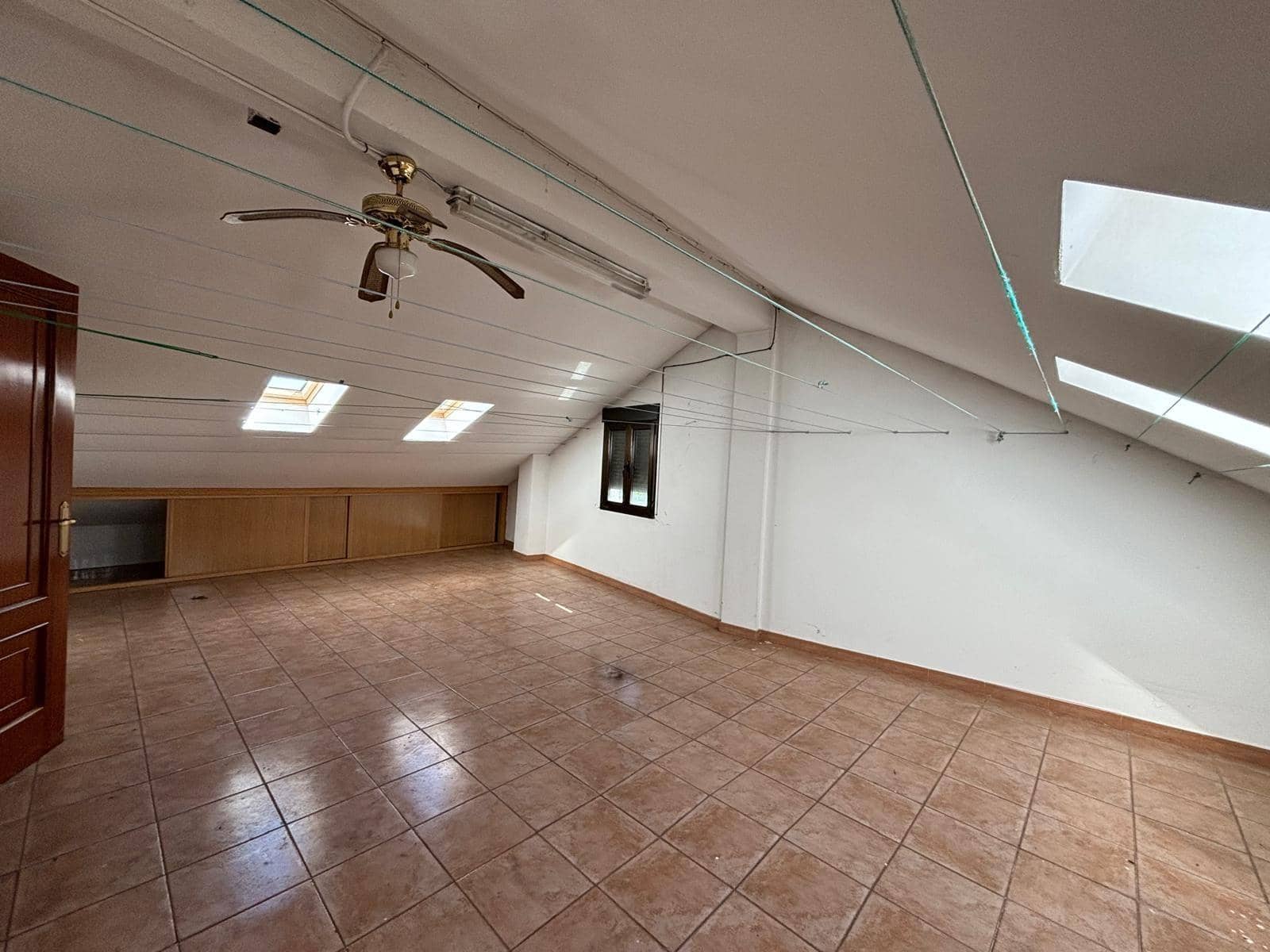 Virksomhed til salg i Cubillos del Sil med garage - € 155.000 (Ref: 8519318)