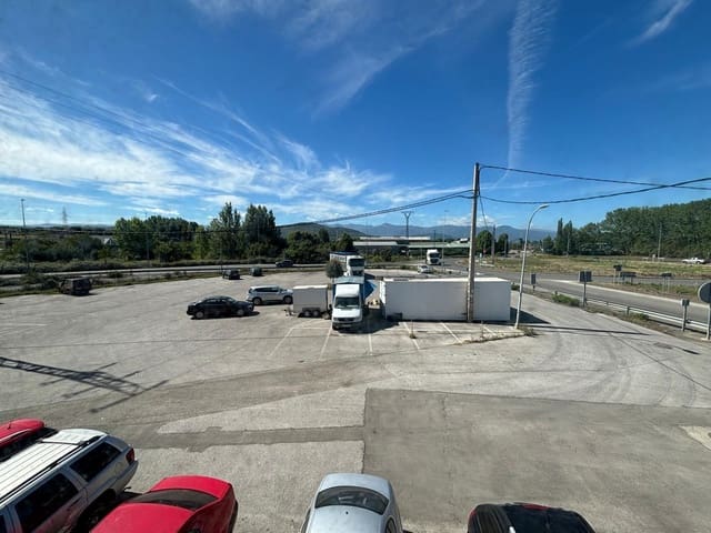 Bedrijf te koop in Cubillos del Sil met garage - € 155.000 (Ref: 8519318)