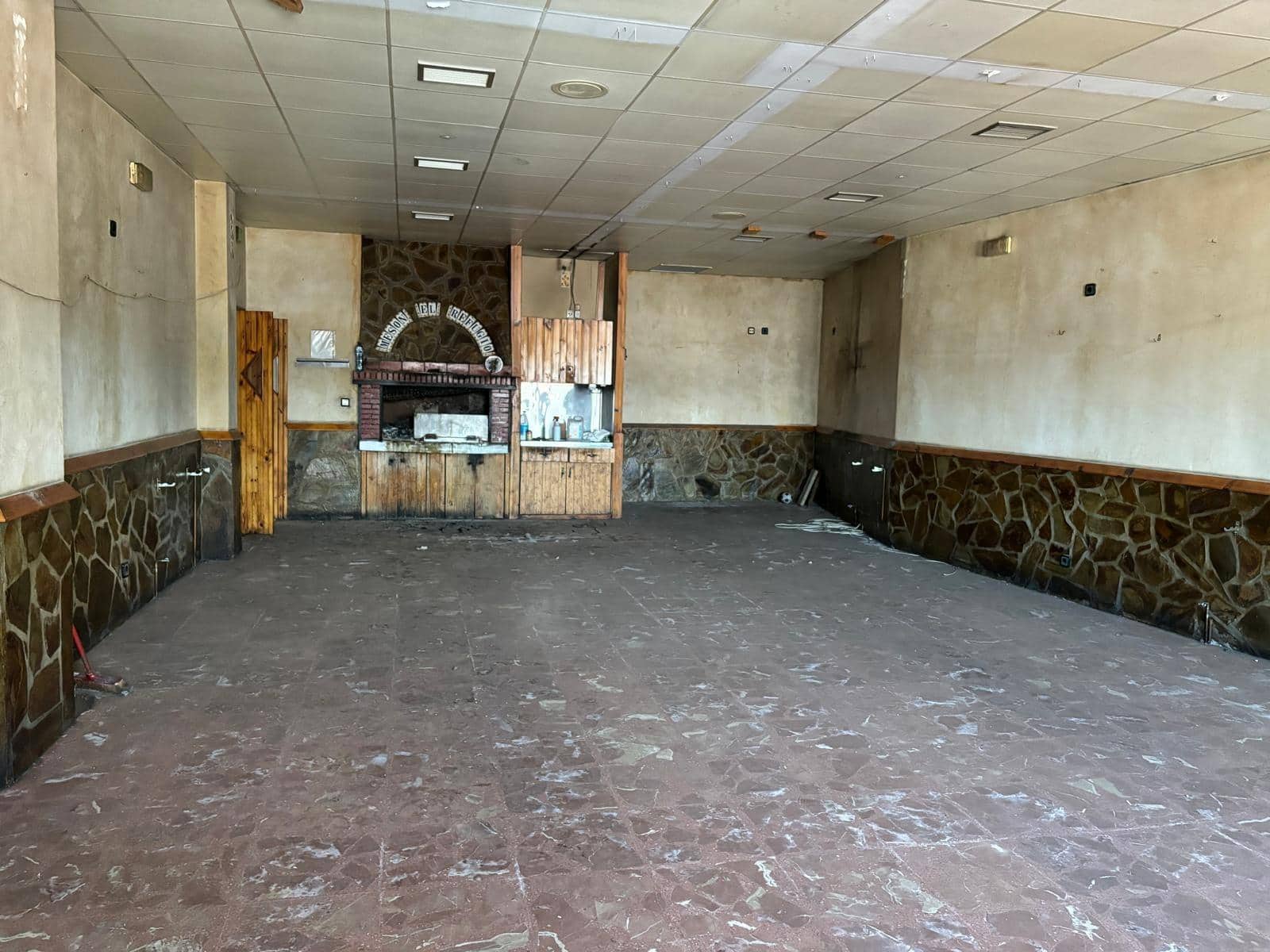 Virksomhed til salg i Cubillos del Sil med garage - € 155.000 (Ref: 8519318)