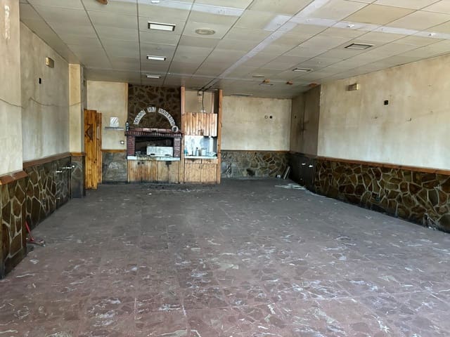 Bedrijf te koop in Cubillos del Sil met garage - € 155.000 (Ref: 8519318)