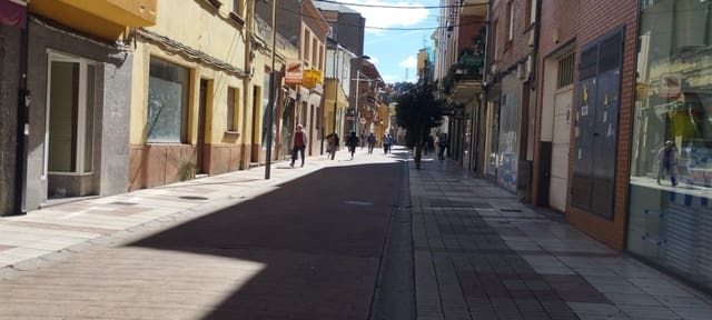 5 soveværelse Villa til salg i Bembibre - € 65.000 (Ref: 8554234)