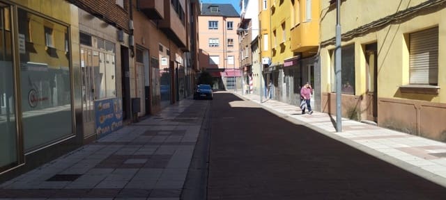 5 soveværelse Villa til salg i Bembibre - € 65.000 (Ref: 8554234)