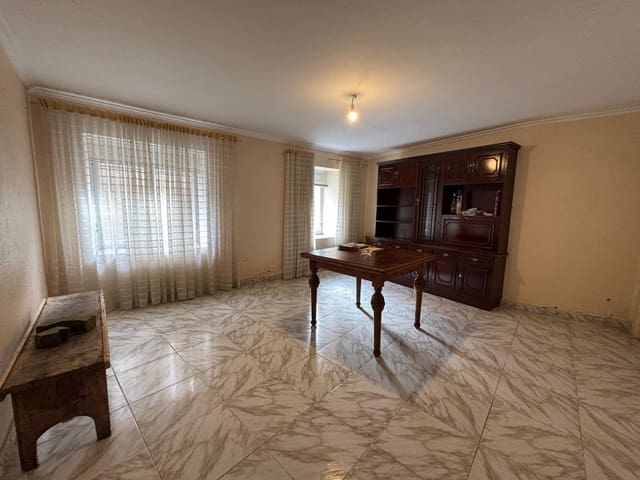 4 bedroom Finca/Country House for sale in Castropodame - € 35,000 (Ref: 8584496)