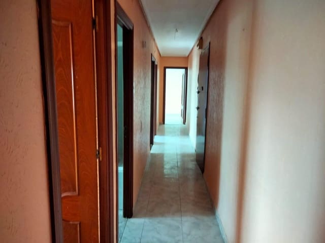 3 slaapkamer Flat te koop in La Bañeza - € 27.000 (Ref: 8597419)