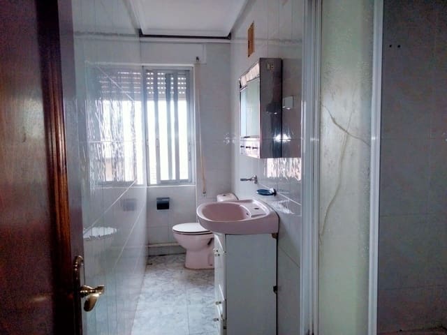 3 slaapkamer Flat te koop in La Bañeza - € 27.000 (Ref: 8597419)