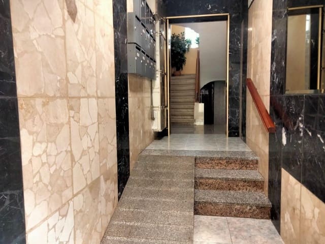 3 slaapkamer Flat te koop in La Bañeza - € 27.000 (Ref: 8597419)