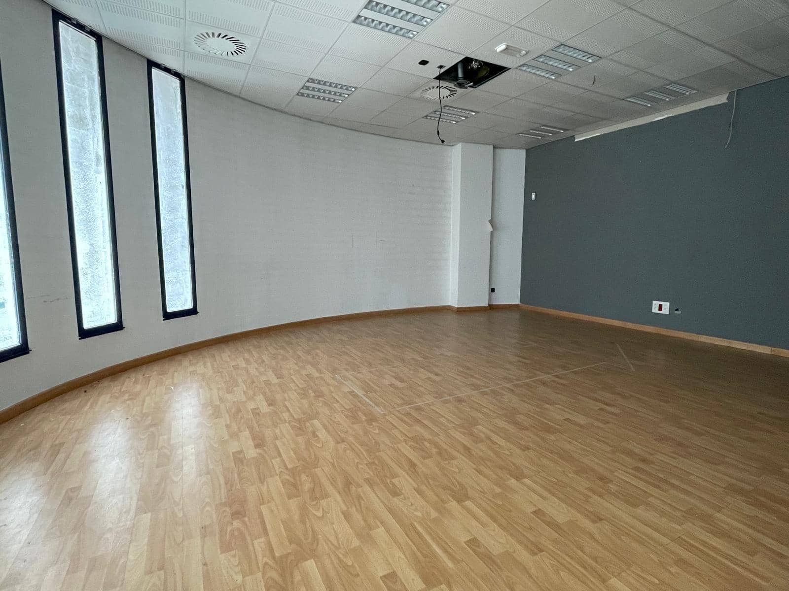 Komercyjne na sprzedaż w Ponferrada - 69 000 € (Ref: 8599536)
