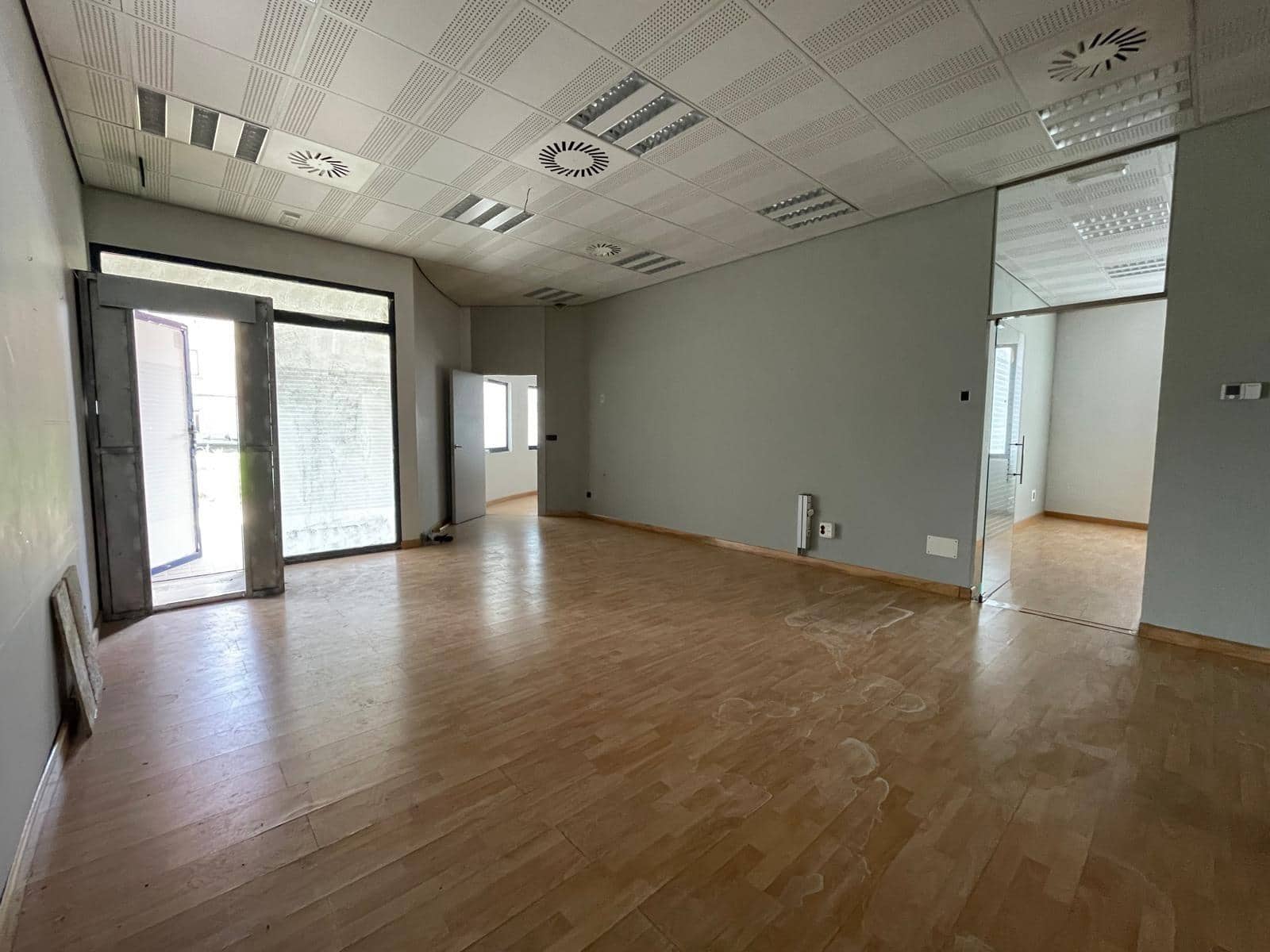 Komercyjne na sprzedaż w Ponferrada - 69 000 € (Ref: 8599536)