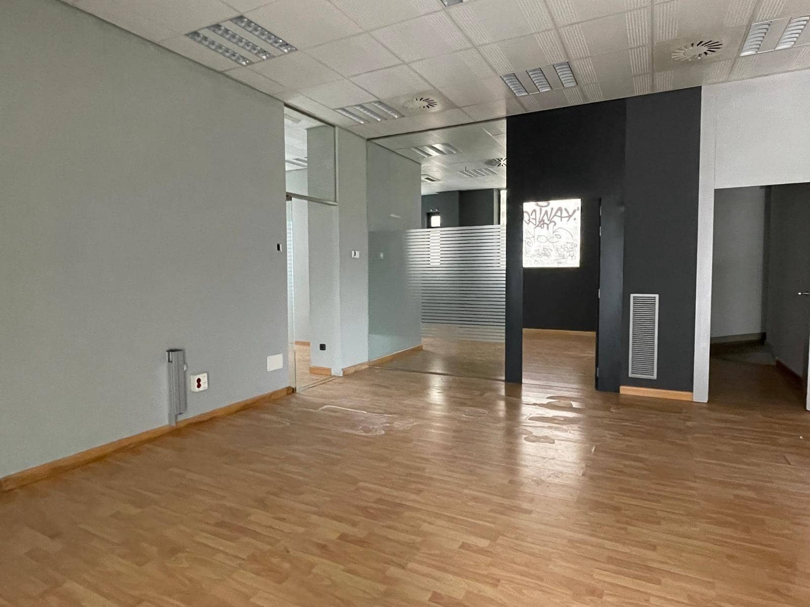Komercyjne na sprzedaż w Ponferrada - 69 000 € (Ref: 8599536)