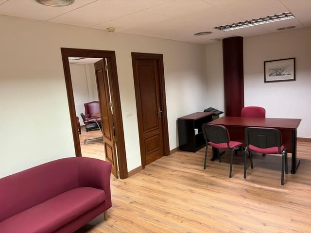 Kontor til leje i Ponferrada - € 490 (Ref: 8624078)