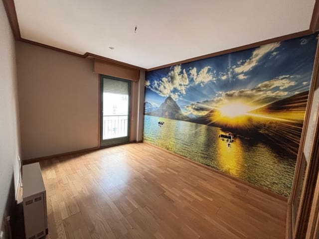 3 soverom Leilighet til salgs i Ponferrada med garasje - € 165 000 (Ref: 8624079)