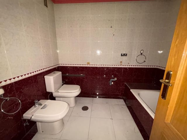 3 soverom Leilighet til salgs i Ponferrada med garasje - € 165 000 (Ref: 8624079)