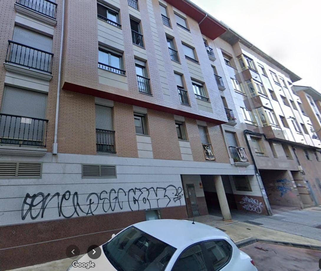 Garage til salg i Ponferrada - € 7.500 (Ref: 8630279)