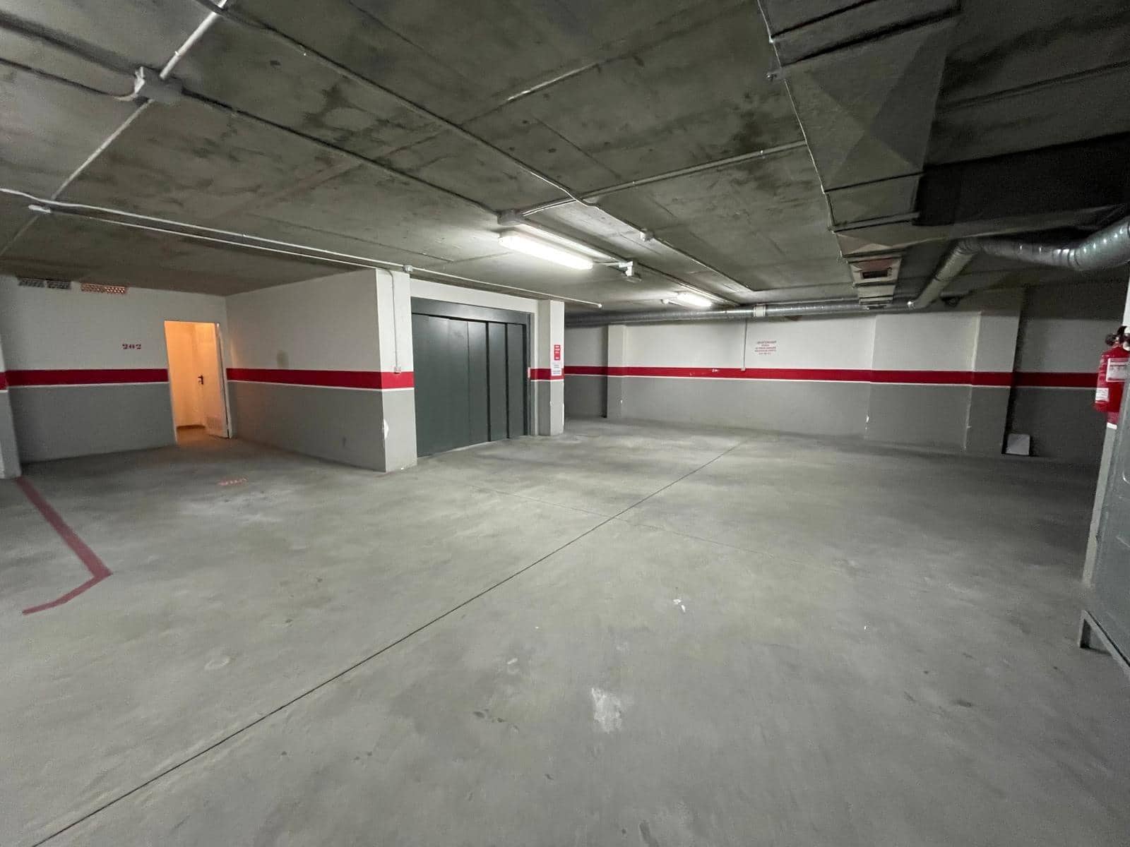 Garage til salg i Ponferrada - € 7.500 (Ref: 8630279)