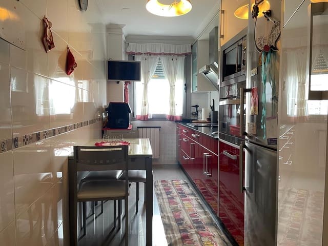 3 soveværelse Lejlighed til salg i Ponferrada med garage - € 148.000 (Ref: 8662680)