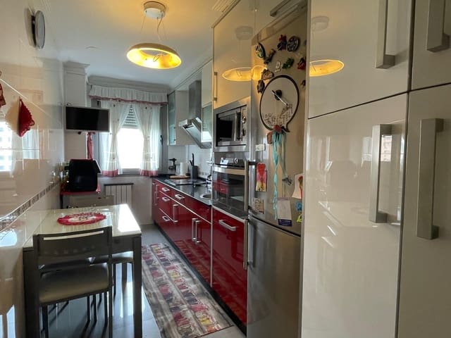 3 soveværelse Lejlighed til salg i Ponferrada med garage - € 148.000 (Ref: 8662680)