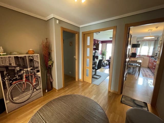 3 soveværelse Lejlighed til salg i Ponferrada med garage - € 148.000 (Ref: 8662680)
