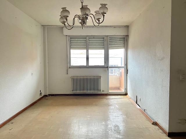 3 slaapkamer Flat te koop in Valencia de Don Juan - € 44.000 (Ref: 8716548)