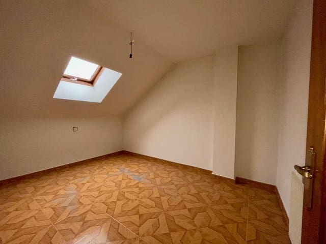 3 slaapkamer Appartement te koop in Valencia de Don Juan - € 50.400 (Ref: 8716549)