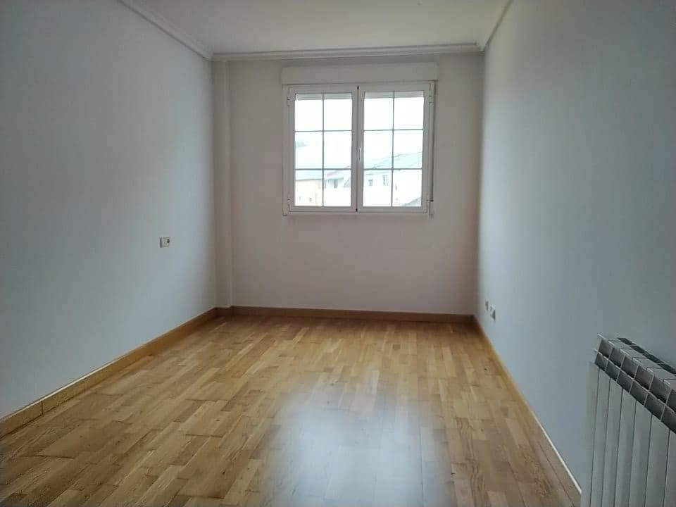 3 soverom Leilighet til salgs i Ponferrada med garasje - € 200 000 (Ref: 8722211)