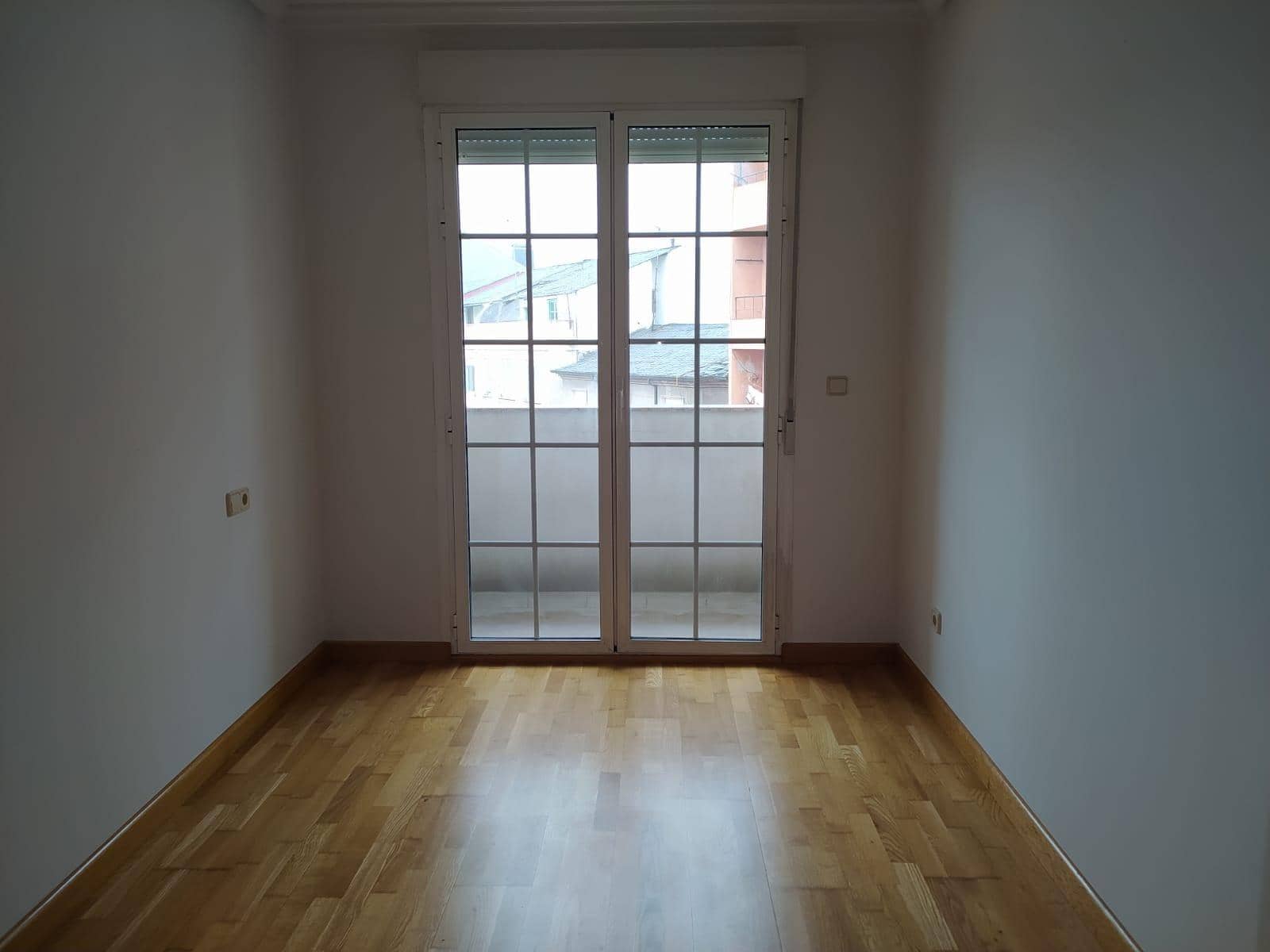 3 soverom Leilighet til salgs i Ponferrada med garasje - € 200 000 (Ref: 8722211)