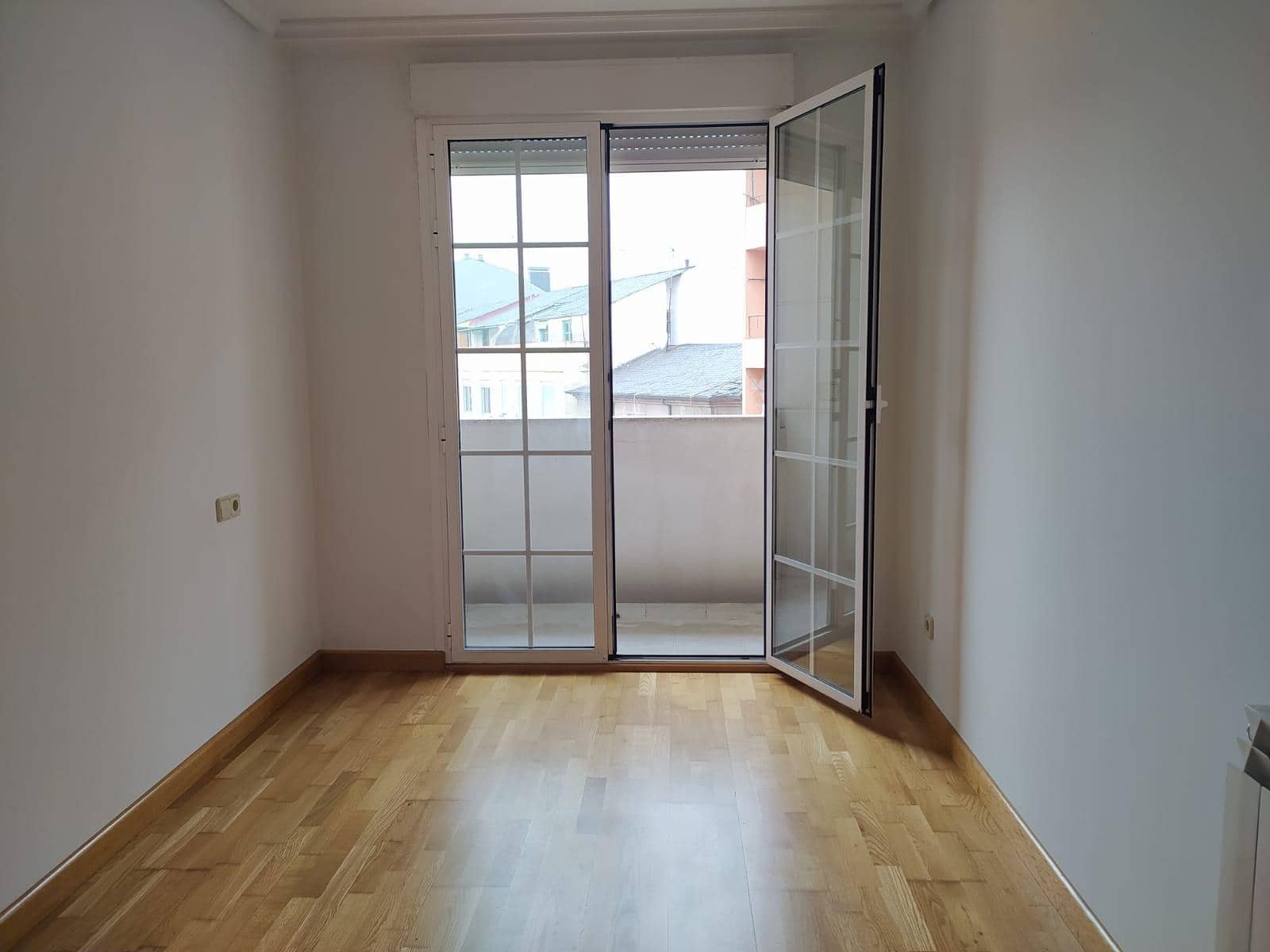 3 soverom Leilighet til salgs i Ponferrada med garasje - € 200 000 (Ref: 8722211)