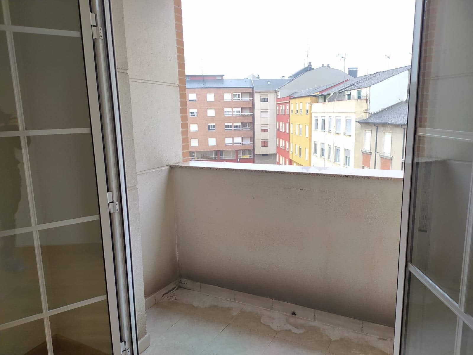3 soverom Leilighet til salgs i Ponferrada med garasje - € 200 000 (Ref: 8722211)
