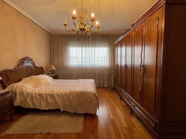 4 camera da letto Villa in vendita in Ponferrada con garage - 195.000 € (Rif: 8786628)