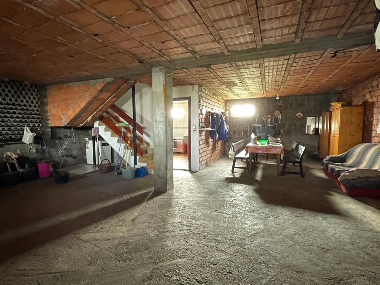 4 soveværelse Villa til salg i Ponferrada med garage - € 195.000 (Ref: 8786628)