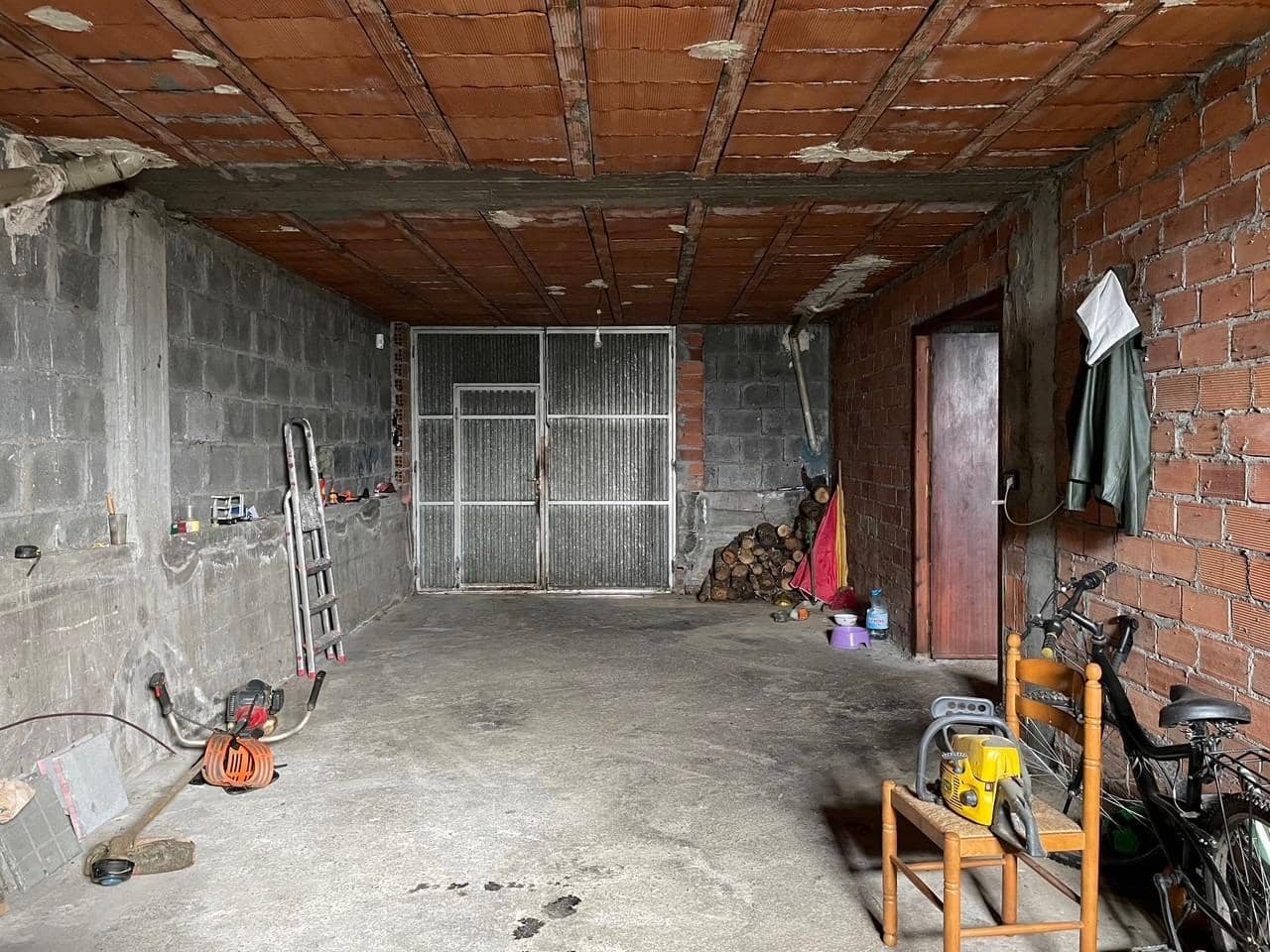 4 soveværelse Villa til salg i Ponferrada med garage - € 195.000 (Ref: 8786628)