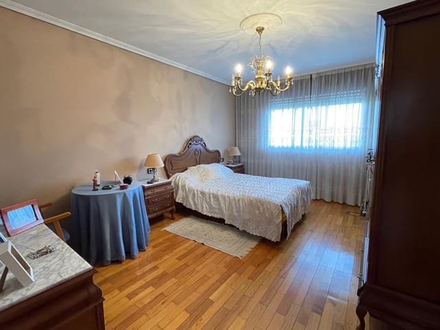 4 chambre Villa/Maison à vendre à Ponferrada avec garage - 195 000 € (Ref: 8786628)