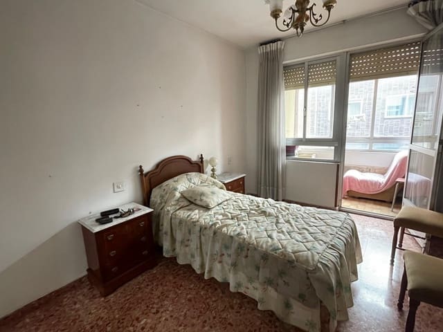 3 slaapkamer Flat te koop in Ponferrada - € 51.000 (Ref: 8843481)