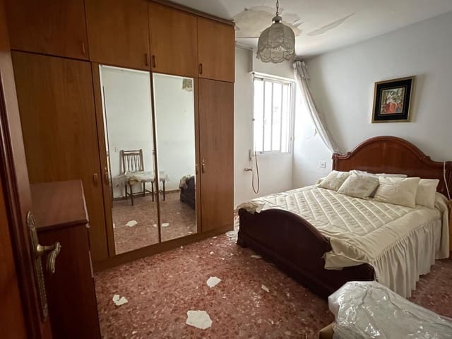 3 slaapkamer Flat te koop in Ponferrada - € 51.000 (Ref: 8843481)