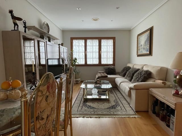 4 bedroom Villa for sale in Ponferrada - € 300,000 (Ref: 8867199)