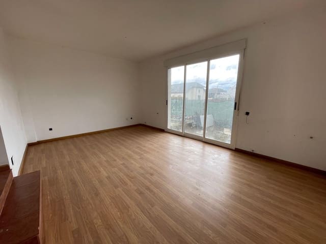 3 slaapkamer Rijtjeshuis te koop in Almazcara, Congosto - € 94.000 (Ref: 8884317)