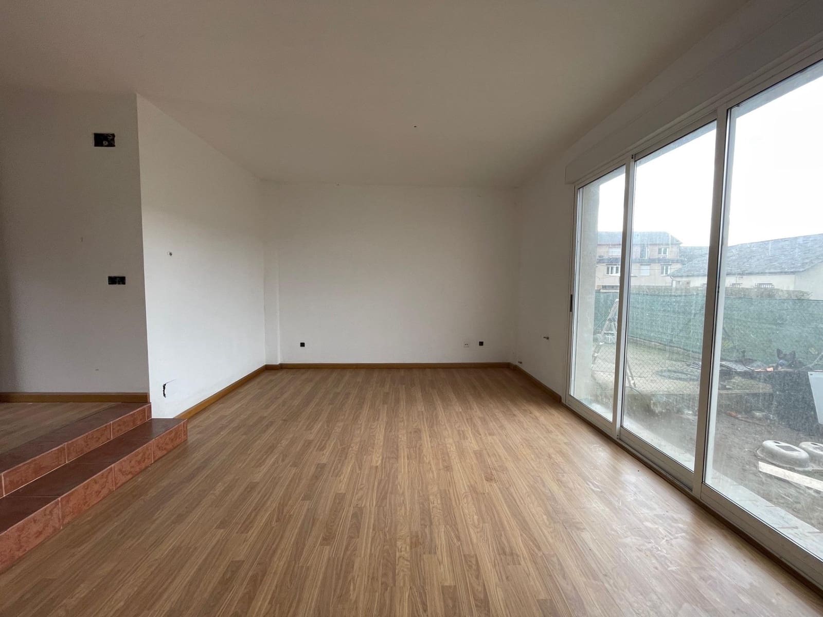 3 makuuhuone Rivitalo myytävänä paikassa Almazcara - 94 000 € (Ref: 8884317)