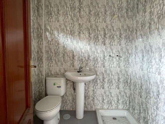 3 slaapkamer Rijtjeshuis te koop in Almazcara, Congosto - € 94.000 (Ref: 8884317)